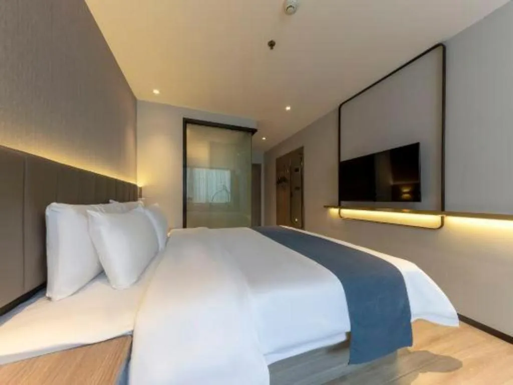 Bed in 7 Days Premium Jiangmen Wuyi Avenue Gangkou Road