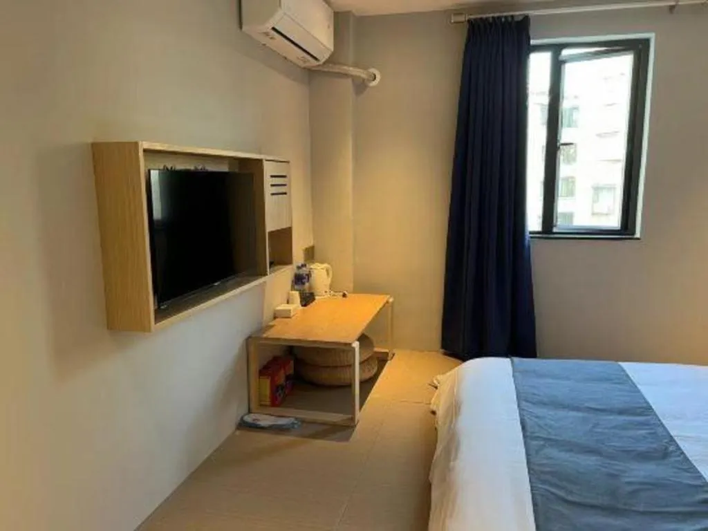 Bed in 7 Days Premium Jiangmen Wuyi Avenue Gangkou Road