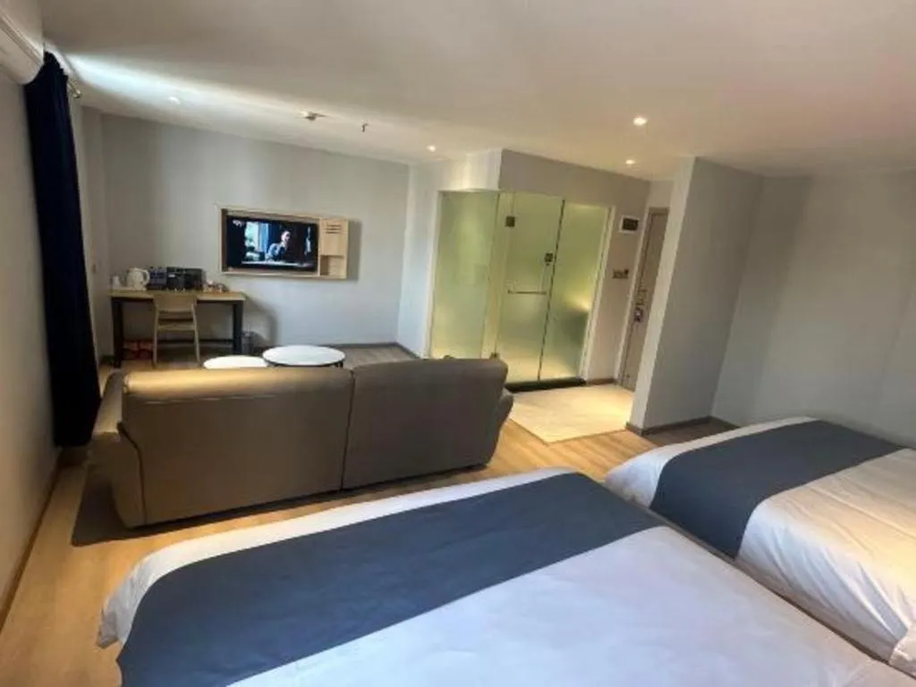 Bed in 7 Days Premium Jiangmen Wuyi Avenue Gangkou Road