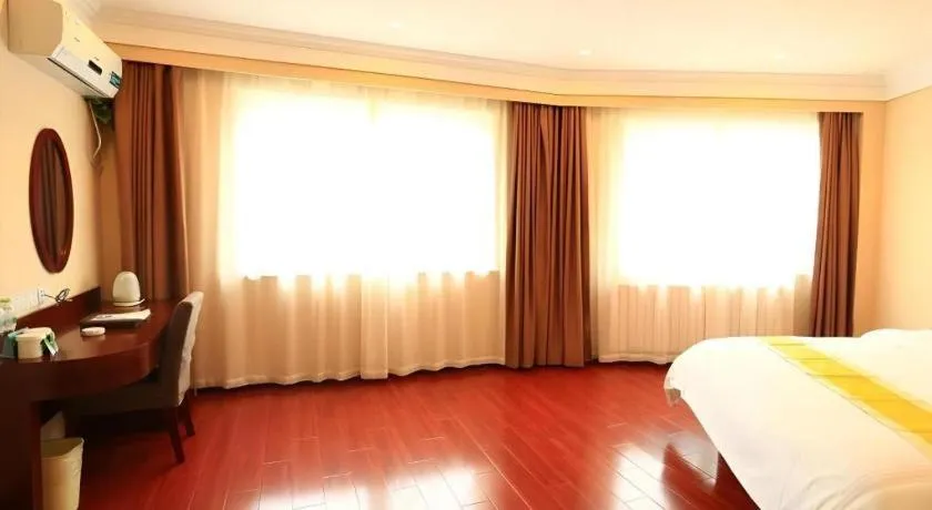 Bed in GreenTree Inn Qingdao Licang Shuyan Road Daweng Square Express Hotel