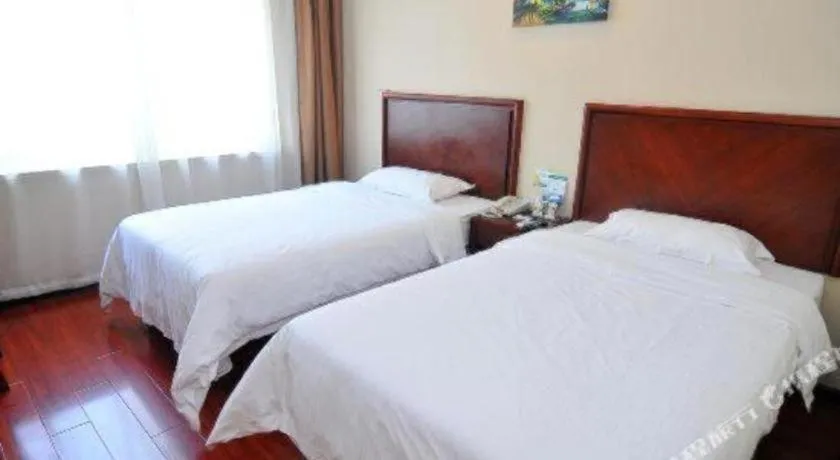 Bed in GreenTree Inn Qingdao Licang Shuyan Road Daweng Square Express Hotel
