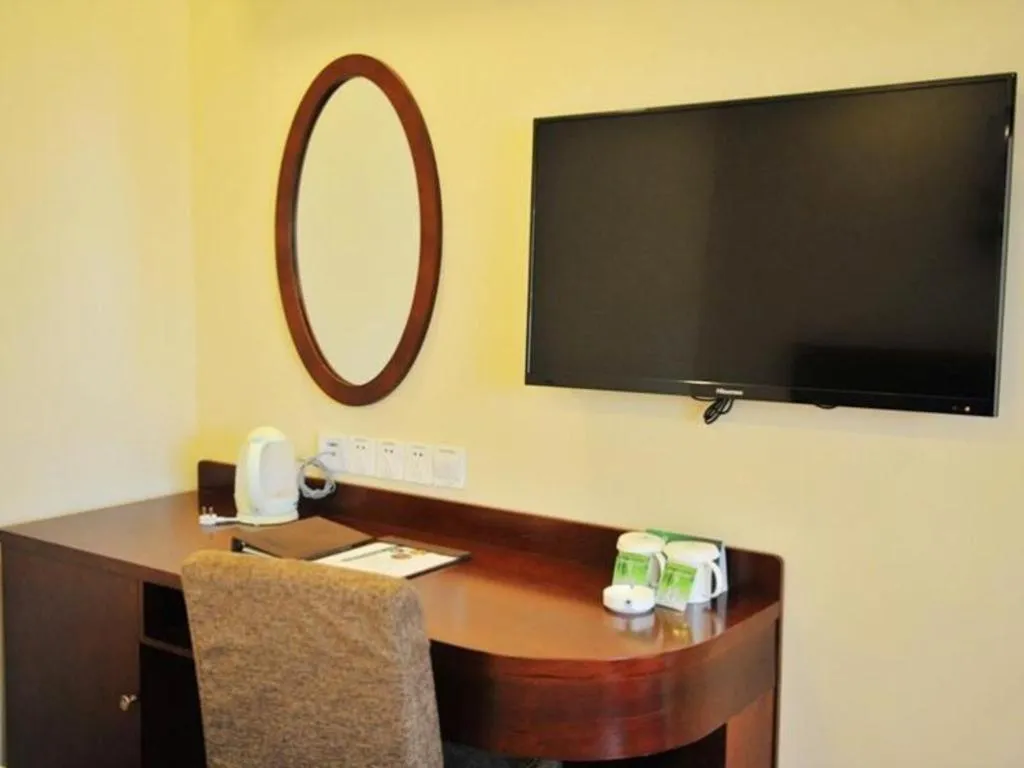 GreenTree Inn Qingdao Licang Shuyan Road Daweng Square Express Hotel