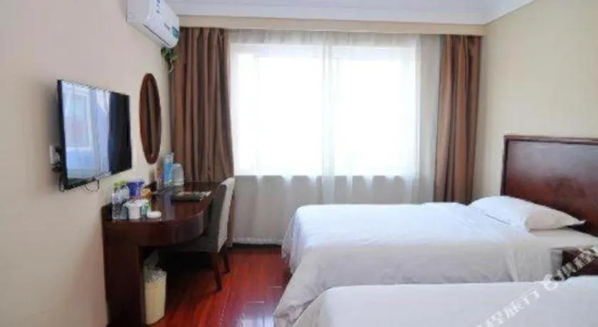 Bed in GreenTree Inn Qingdao Licang Shuyan Road Daweng Square Express Hotel