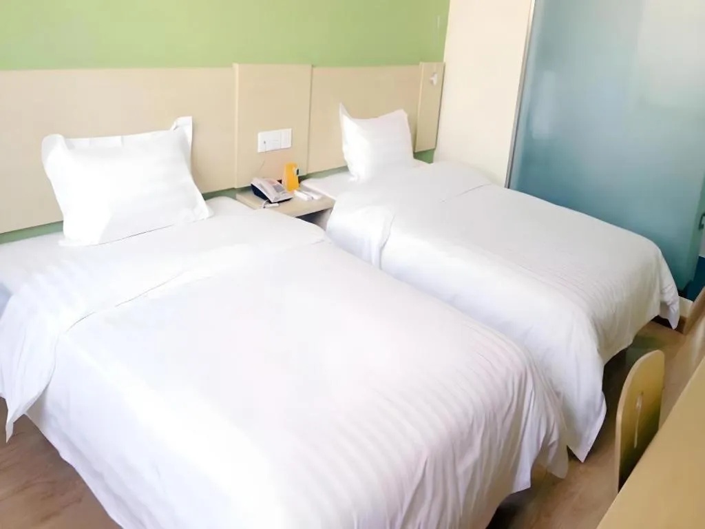 Bed in 7 Days Inn Guiyang Gaicha Avenue Guizhou Institute of Technology