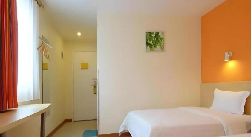 Bed in 7 Days Inn Guiyang Gaicha Avenue Guizhou Institute of Technology