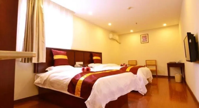 Bed in GreenTree Alliance Shanghai Railway Station QiuJiang Road Hotel