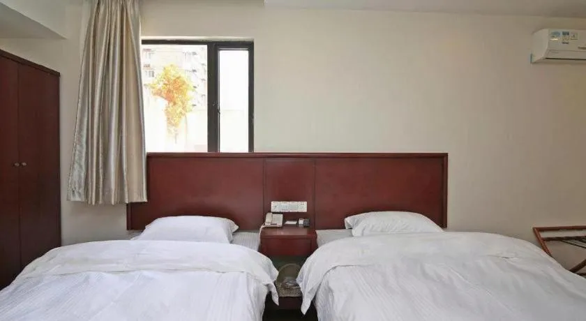 Bed in GreenTree Alliance Shanghai Railway Station QiuJiang Road Hotel