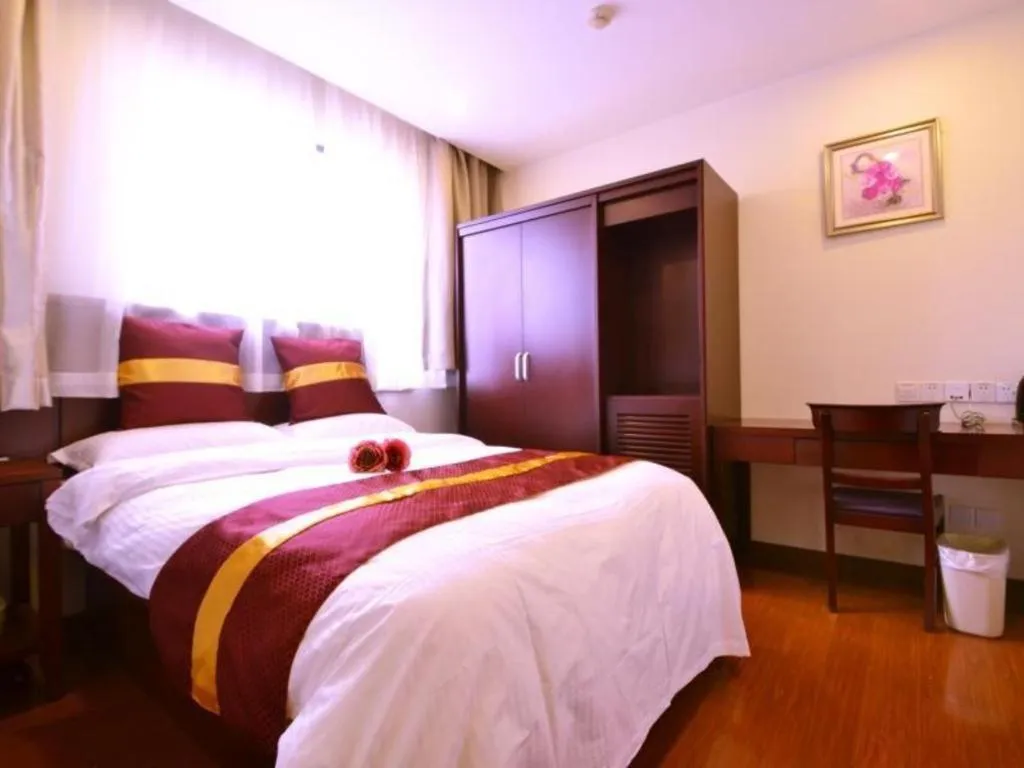 Bed in GreenTree Alliance Shanghai Railway Station QiuJiang Road Hotel