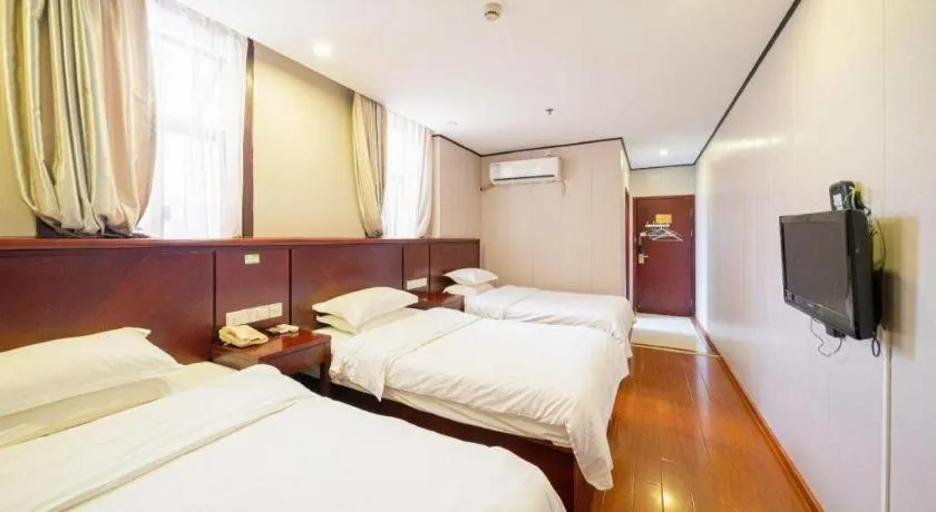 Bed in GreenTree Alliance Shanghai Railway Station QiuJiang Road Hotel