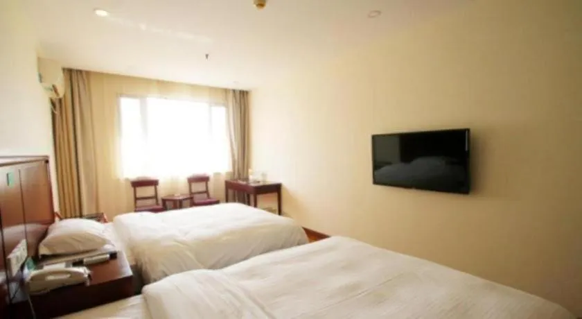 Bed in GreenTree Alliance Shanghai Railway Station QiuJiang Road Hotel