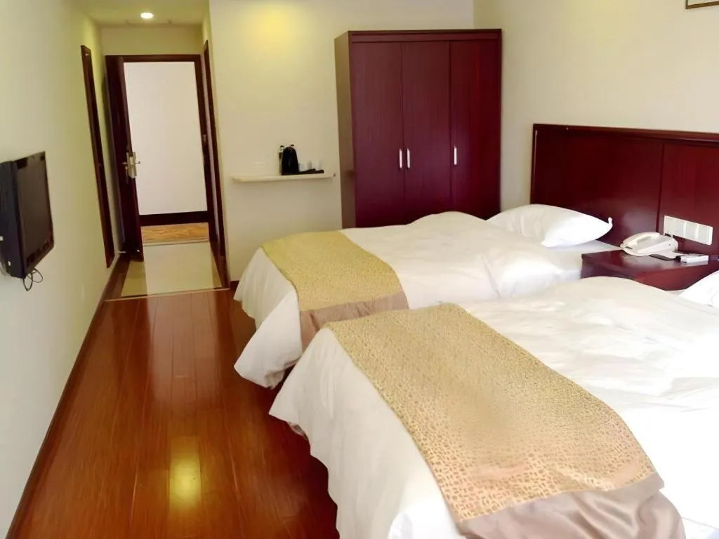 Bed in GreenTree Alliance Shanghai Railway Station QiuJiang Road Hotel