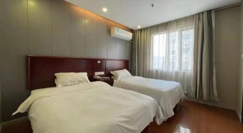 Bed in GreenTree Alliance Shanghai Railway Station QiuJiang Road Hotel