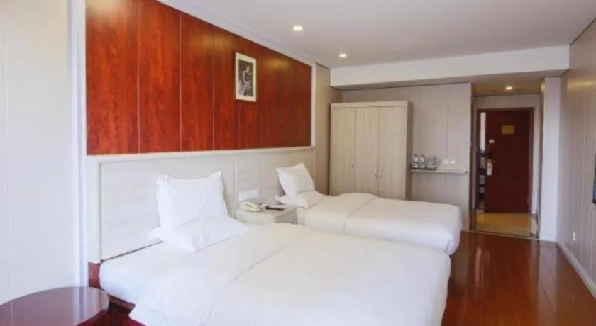 Bed in GreenTree Alliance Shanghai Railway Station QiuJiang Road Hotel