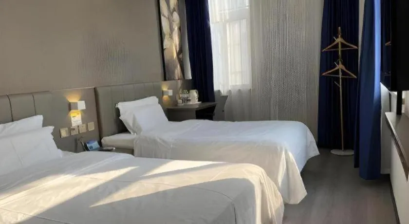 Bed in 7 Days Inn Qingdao Liaoyang West Road Xinye Plaza Metro Station