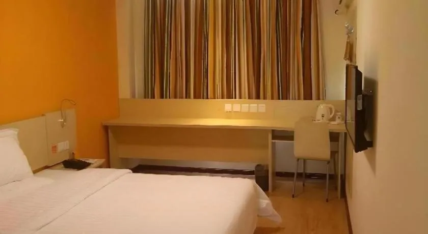 Bed in 7 Days Inn Qingdao Liaoyang West Road Xinye Plaza Metro Station