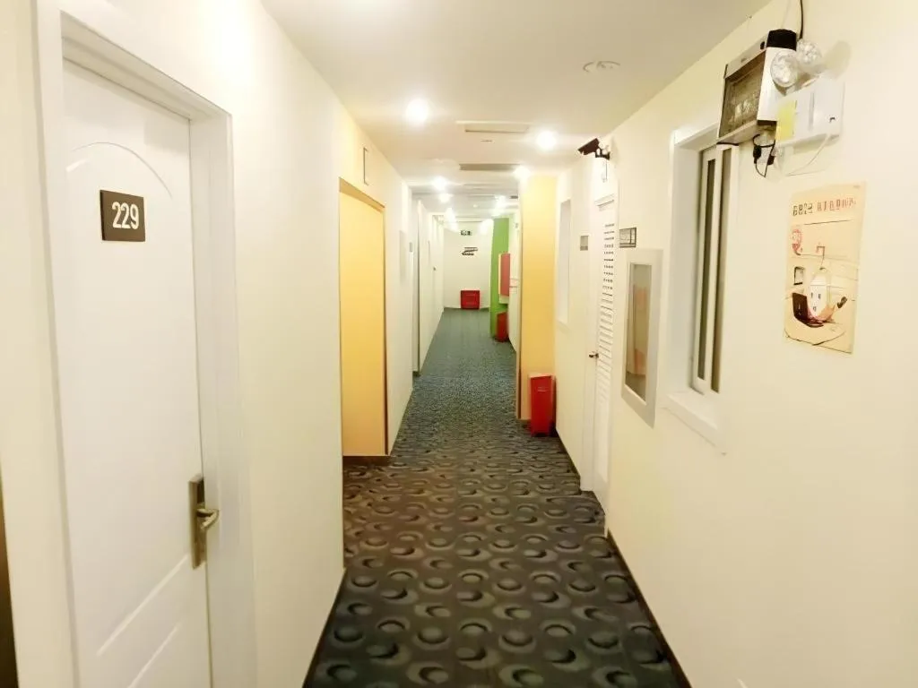 7 Days Inn Qingdao Liaoyang West Road Xinye Plaza Metro Station