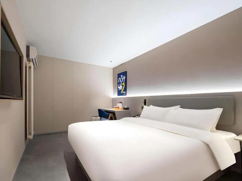 Bed in 7 Days Inn Qingdao Liaoyang West Road Xinye Plaza Metro Station