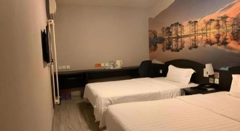 Bed in 7 Days Inn Qingdao Liaoyang West Road Xinye Plaza Metro Station
