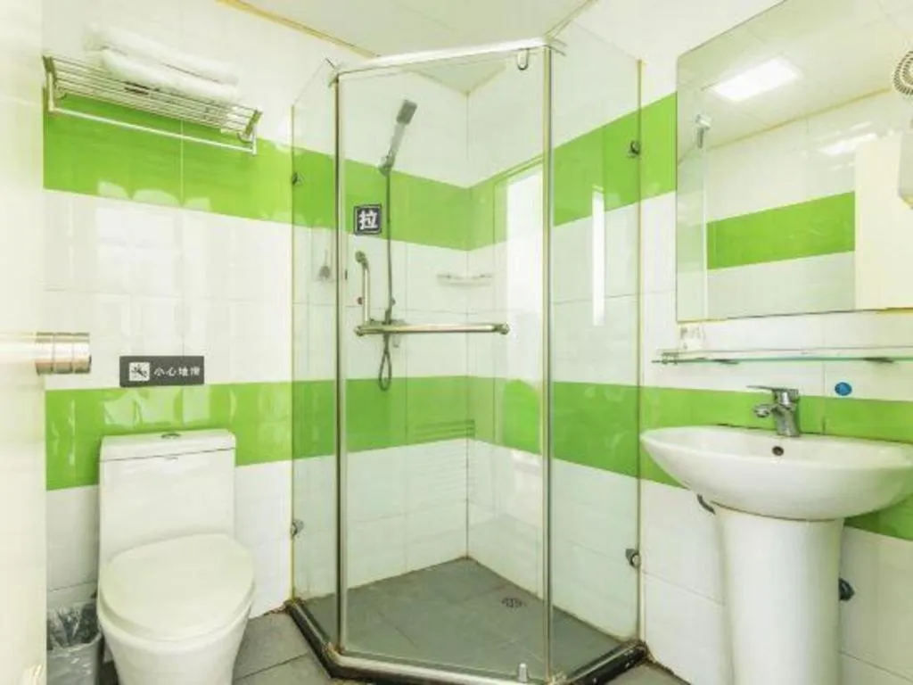 7 Days Inn Tianjin Binhai New District Yujiabao Metro Station