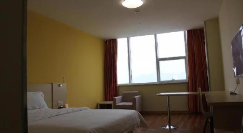 Bed in 7 Days Inn Luoyang Railway Station Wangcheng Avenue