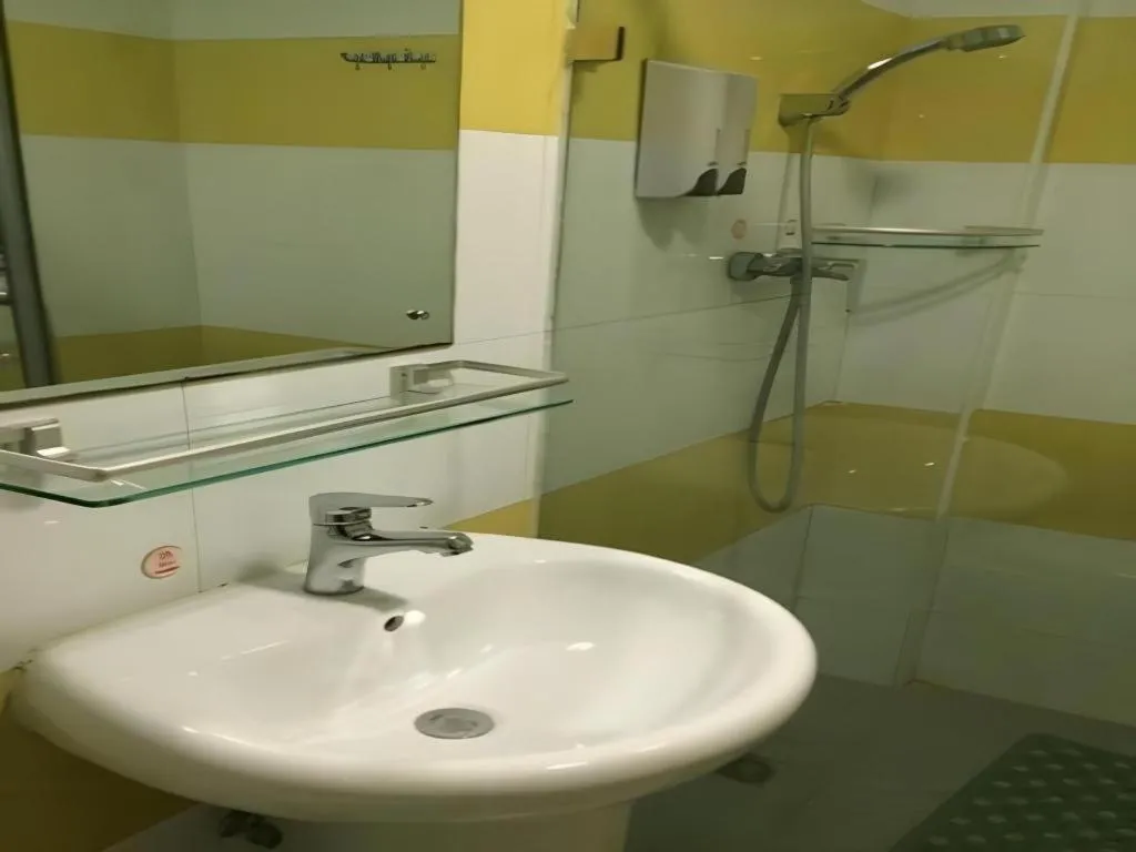 7 Days Inn Bijie Jinsha Hebin Road