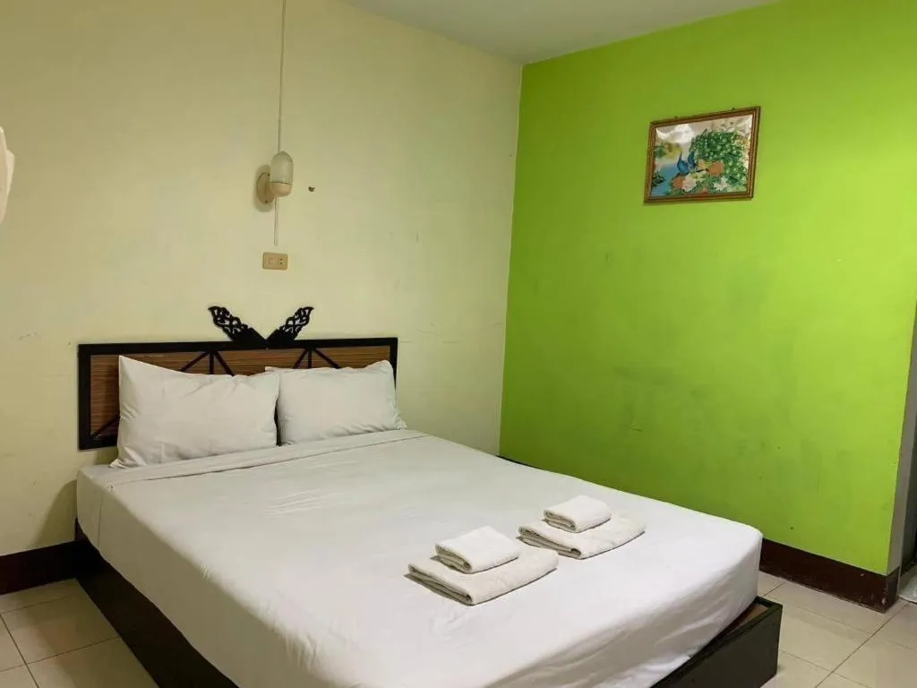 Bed in Ruen View Resort