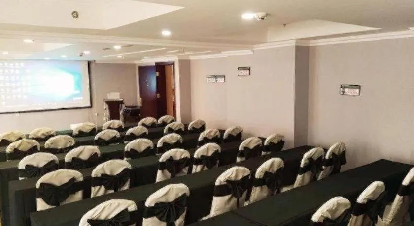 GreenTree Inn Chengdu North Railway Station Beichengtianjie Business Hotel