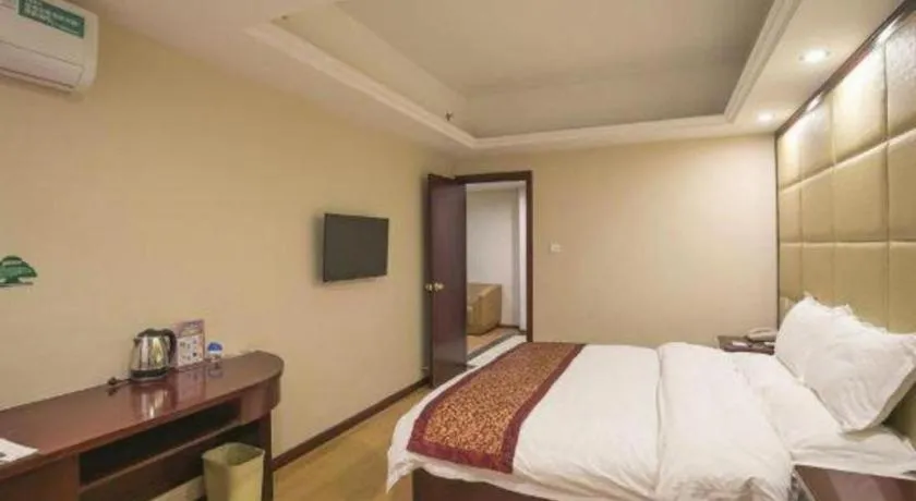 Bed in GreenTree Inn Chengdu North Railway Station Beichengtianjie Business Hotel