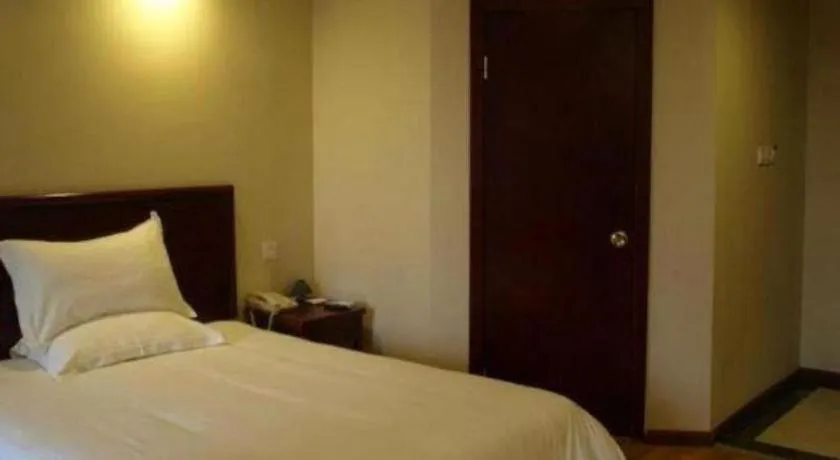 Bed in GreenTree Inn Chengdu North Railway Station Beichengtianjie Business Hotel