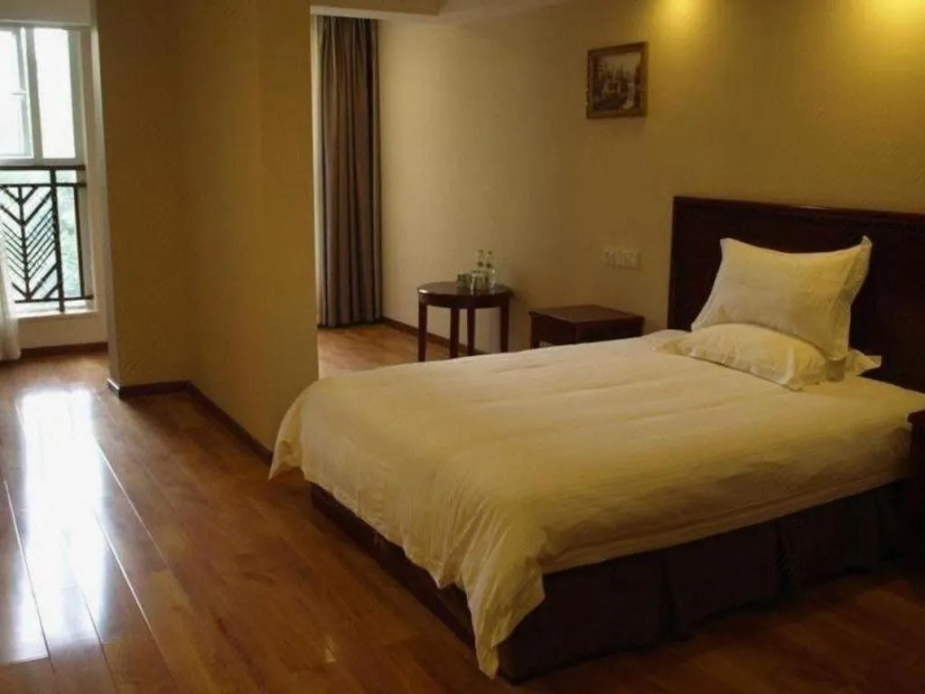 Bed in GreenTree Inn Chengdu North Railway Station Beichengtianjie Business Hotel