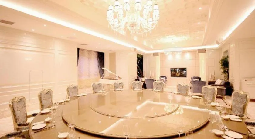 Lake Piedmont International Hotel