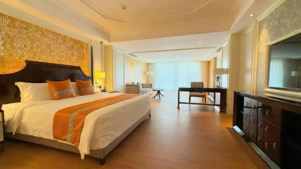 Bed in Lake Piedmont International Hotel