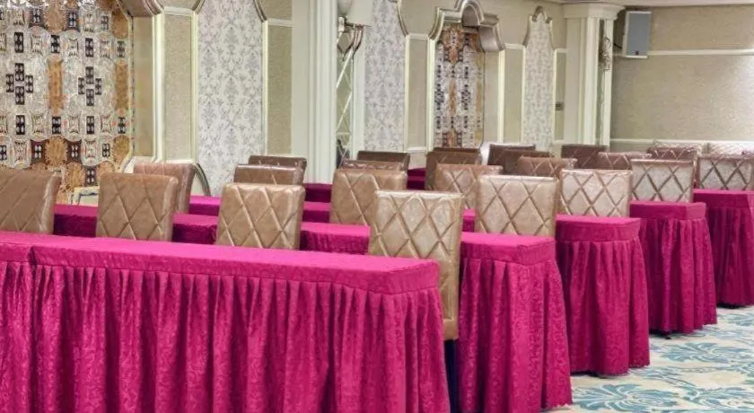 Lake Piedmont International Hotel