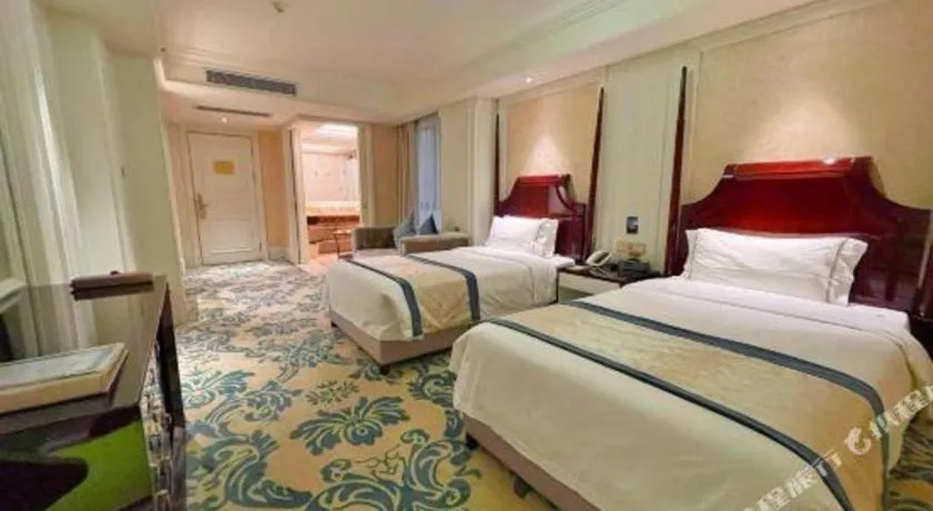 Bed in Lake Piedmont International Hotel