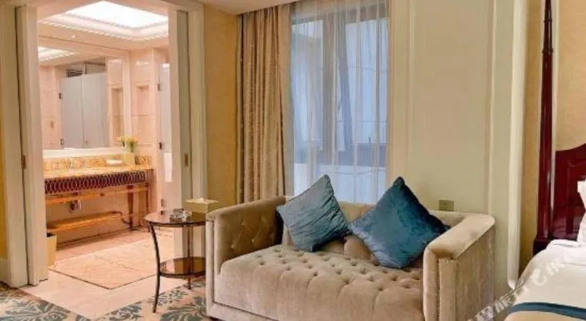 Bed in Lake Piedmont International Hotel