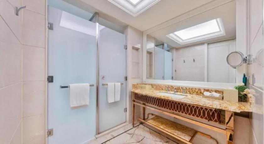 Lake Piedmont International Hotel