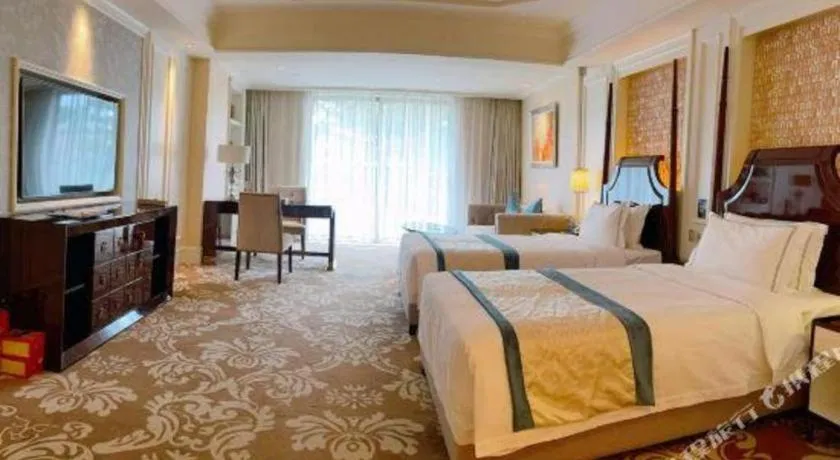 Bed in Lake Piedmont International Hotel