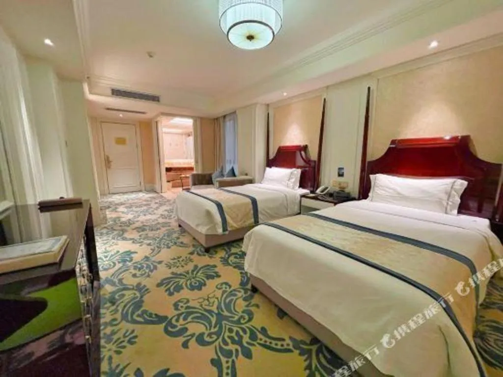 Bed in Lake Piedmont International Hotel