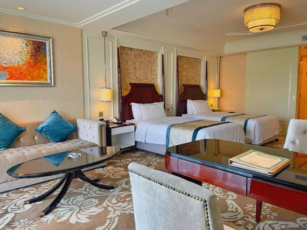 Bed in Lake Piedmont International Hotel