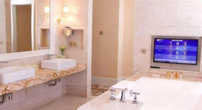 Bed in Lake Piedmont International Hotel