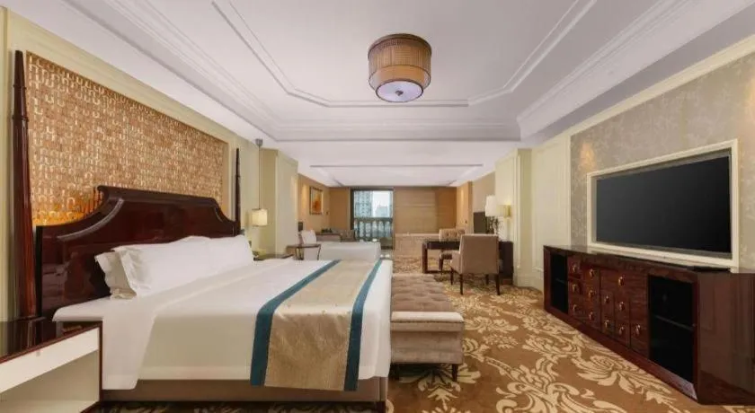 Bed in Lake Piedmont International Hotel