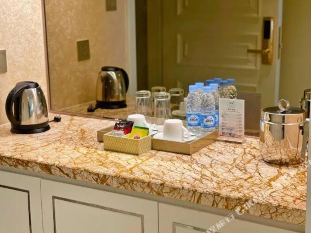 Lake Piedmont International Hotel