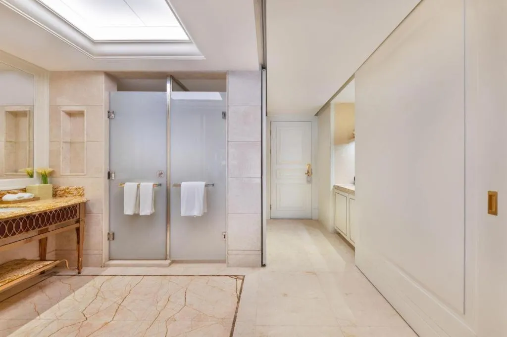 Lake Piedmont International Hotel