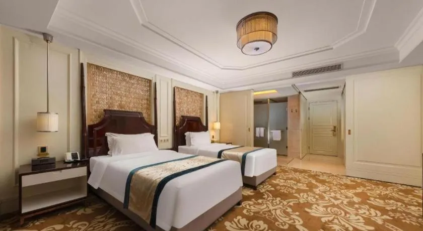 Bed in Lake Piedmont International Hotel