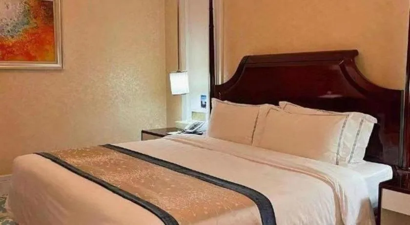 Bed in Lake Piedmont International Hotel