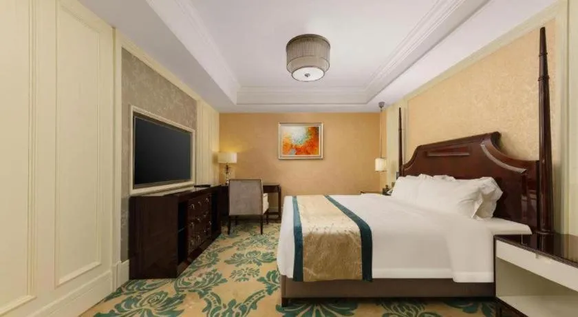 Bed in Lake Piedmont International Hotel