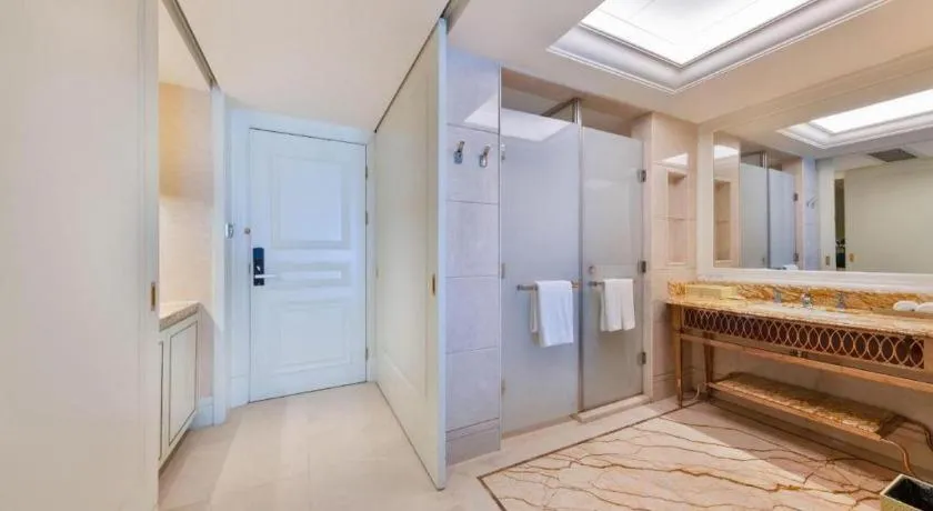 Lake Piedmont International Hotel