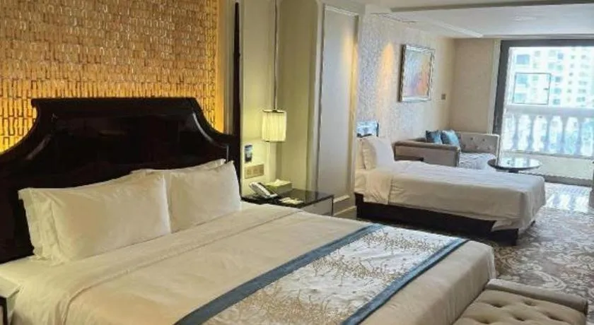 Bed in Lake Piedmont International Hotel