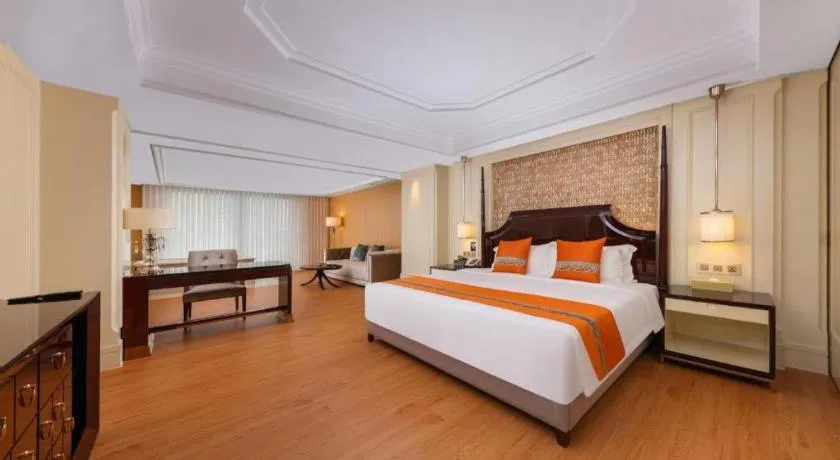 Bed in Lake Piedmont International Hotel