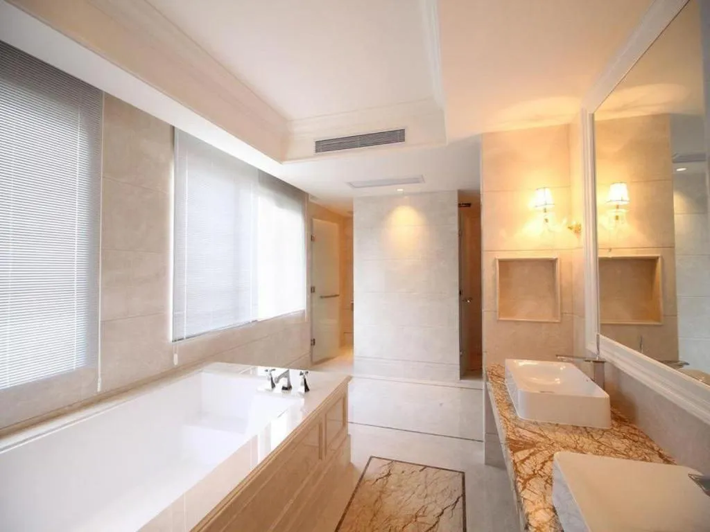 Bed in Lake Piedmont International Hotel